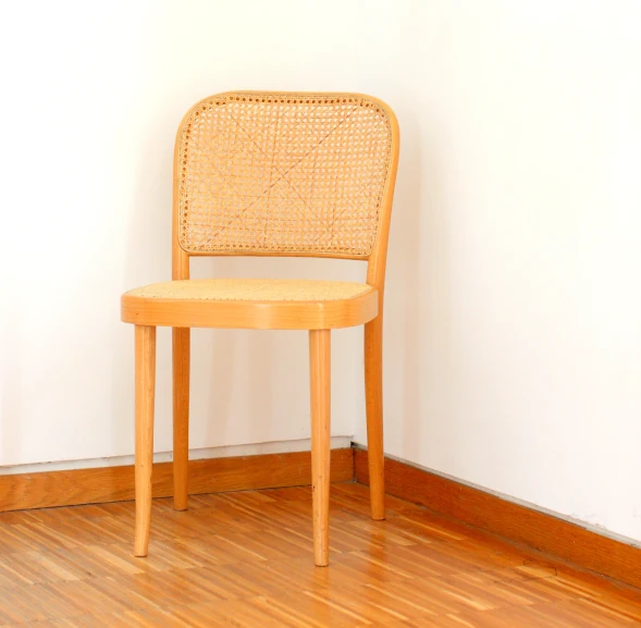 chaise cannée