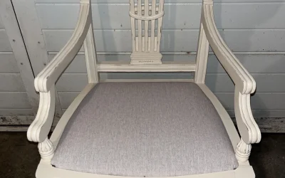 Rénovation d’un Fauteuil Cabriolet : Assise Modernisée et Élégante