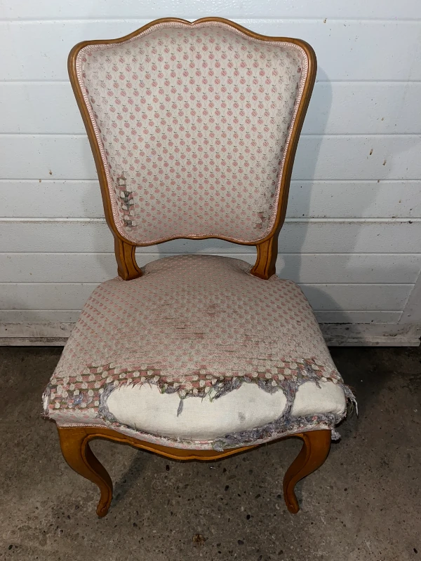 rénovation chaise style années 70-50 avant