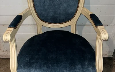 La Rénovation d’un Fauteuil Médaillon Cabriolet Louis XVI