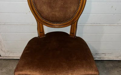 Rénovation d&rsquo;une chaise type Louis XVI